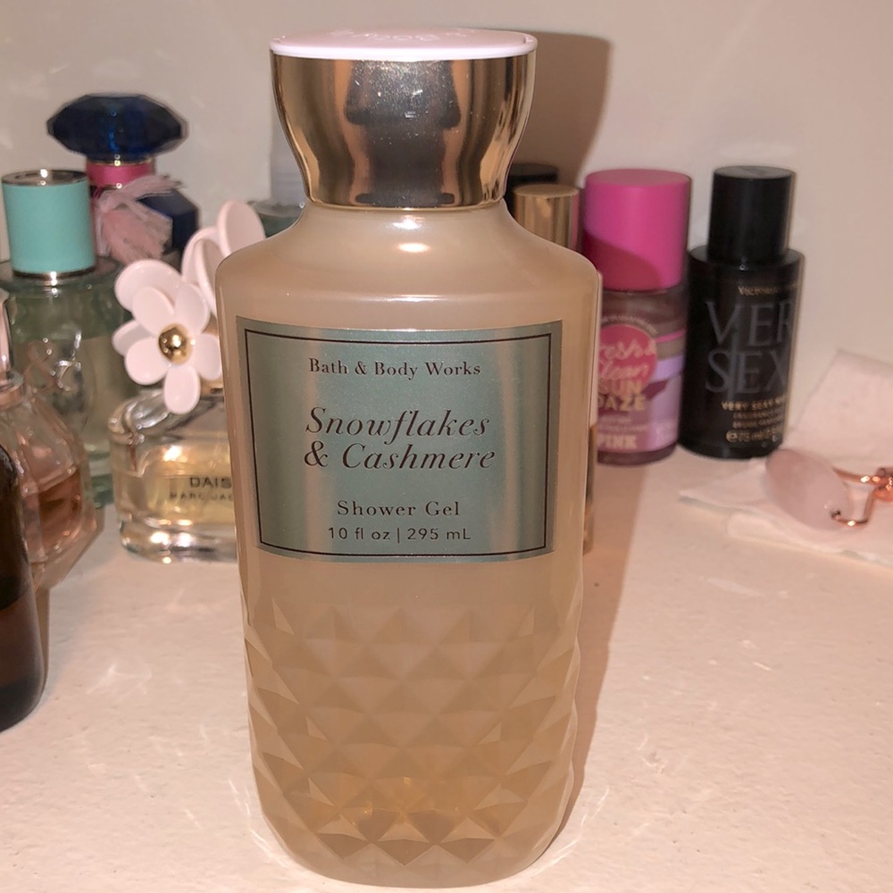 BATH & BODYWORKS NWOT